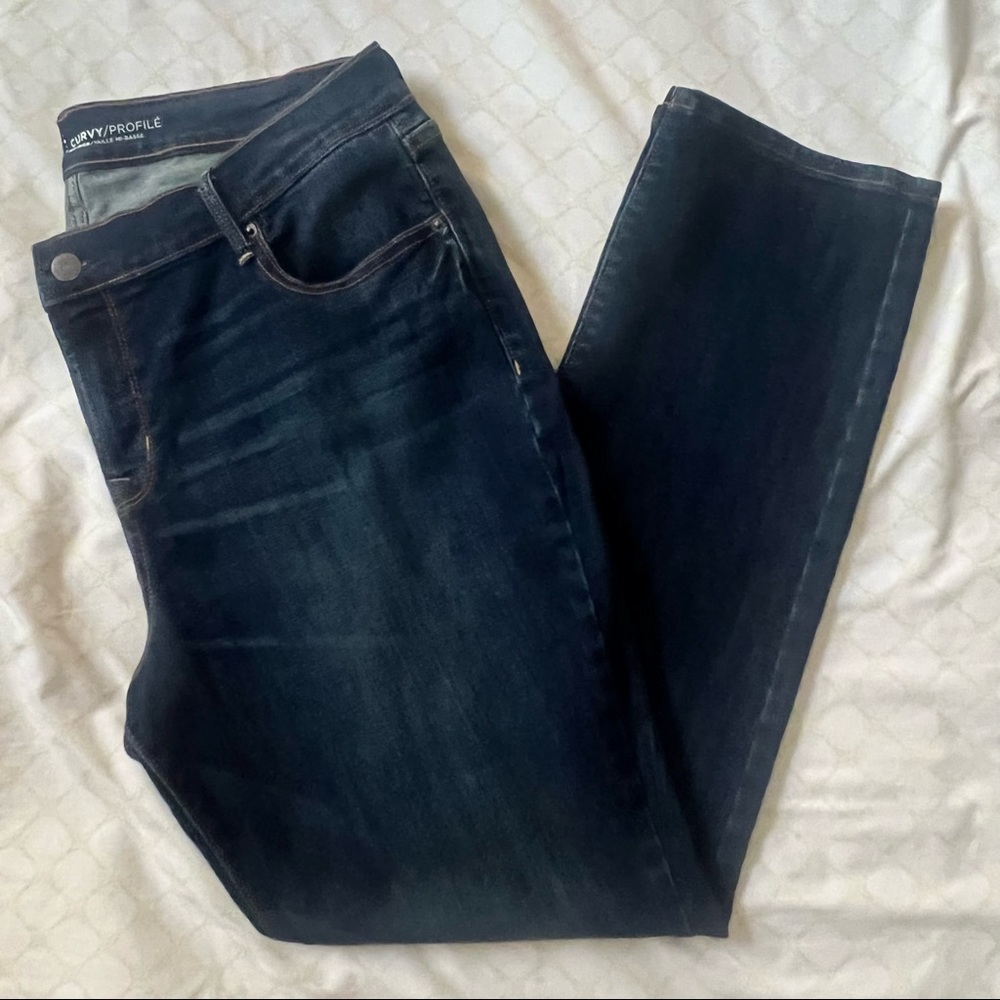 Old Navy Curvy Profile Women’s Mid Rise jeans, Size 14 Short